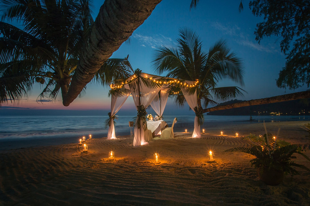 A Symphony of Love: Bali Romantic Dinner with the Elegance of Lov Angels